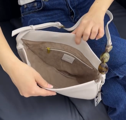 Нежная и элегантная сумочка от ZARA бежевая