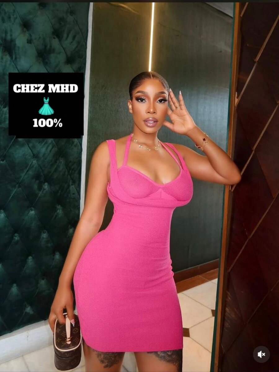 Robe moulante rose élégante