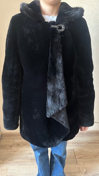 Шуба мутон с элементами норки