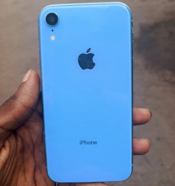 iPhone XR Bleu