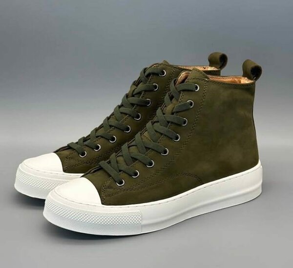 Кеды из натуральной кожи.