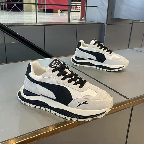 Baskets mode sport blanches