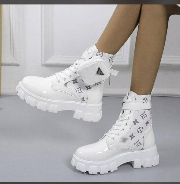 Bottes de combat blanches élégantes