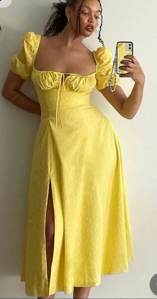 Robe jaune élégante