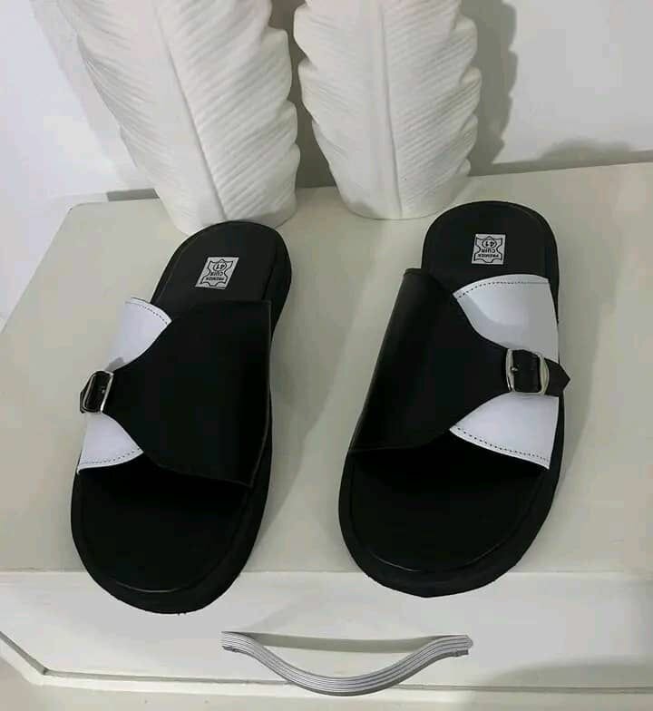 Sandales en cuir bicolores élégantes