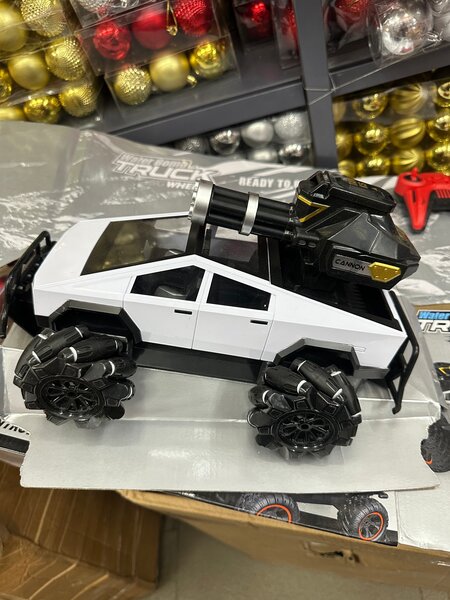 Voiture Tesla combat