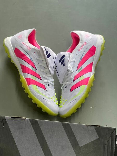 Chaussures de Football Performance Adulte
