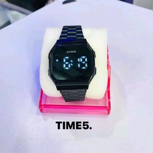 Montre Casio tactile Noire