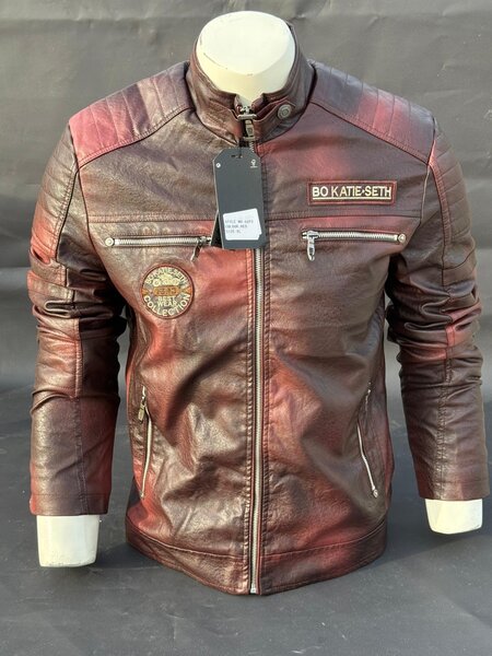 Veste en cuir rouge classique