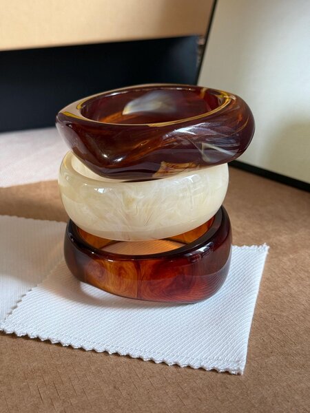 Lot de 3 bracelets en résine marron