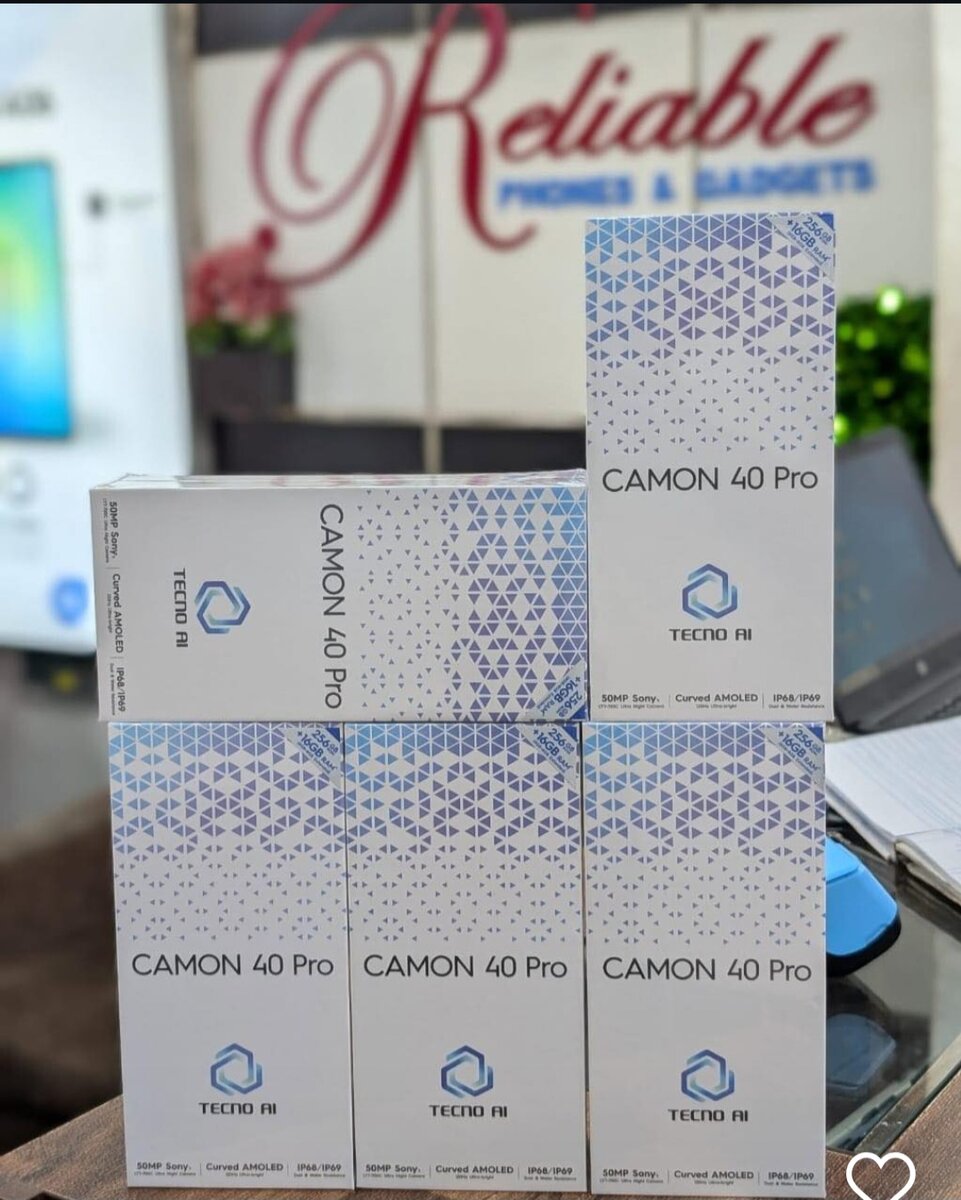 TECNO Camon 40 Pro 256GB 16GB