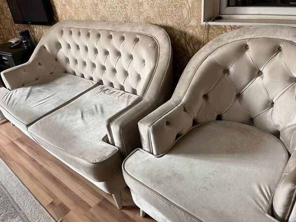 Продаю диван с креслом б/у.