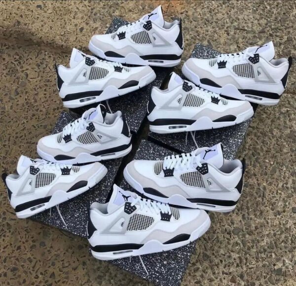 Nike Air Jordan 4
