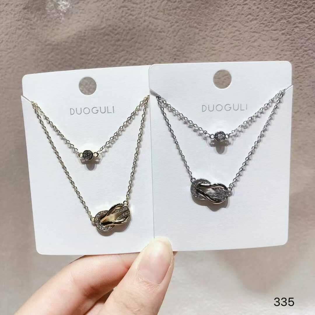 Elegant Pendant Necklace Set