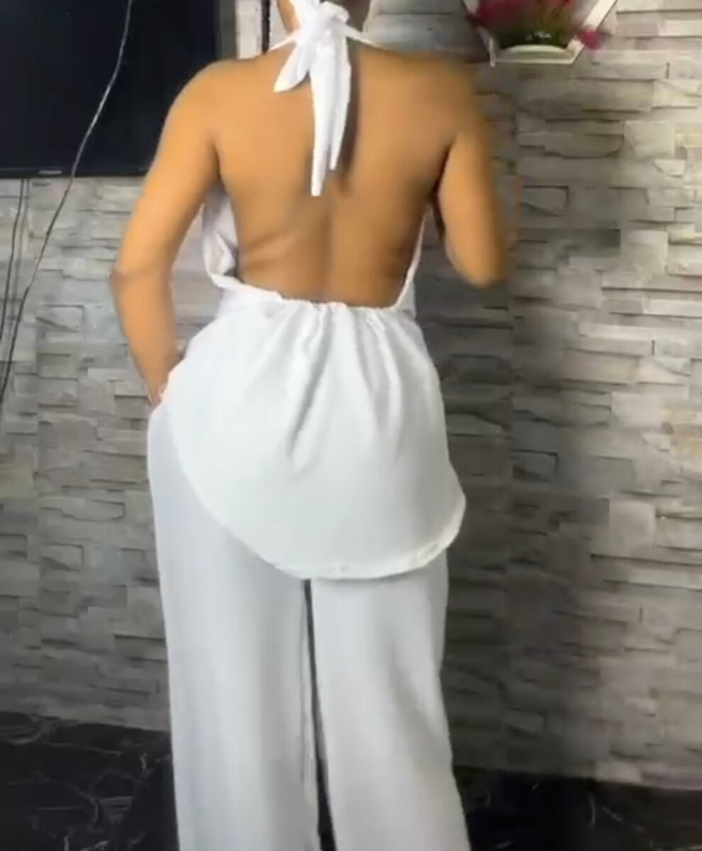 Combinaison élégante femme blanche