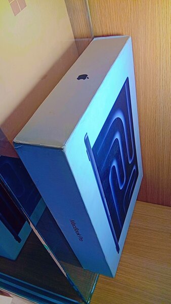 MacBook Pro 14" 1TB SSD