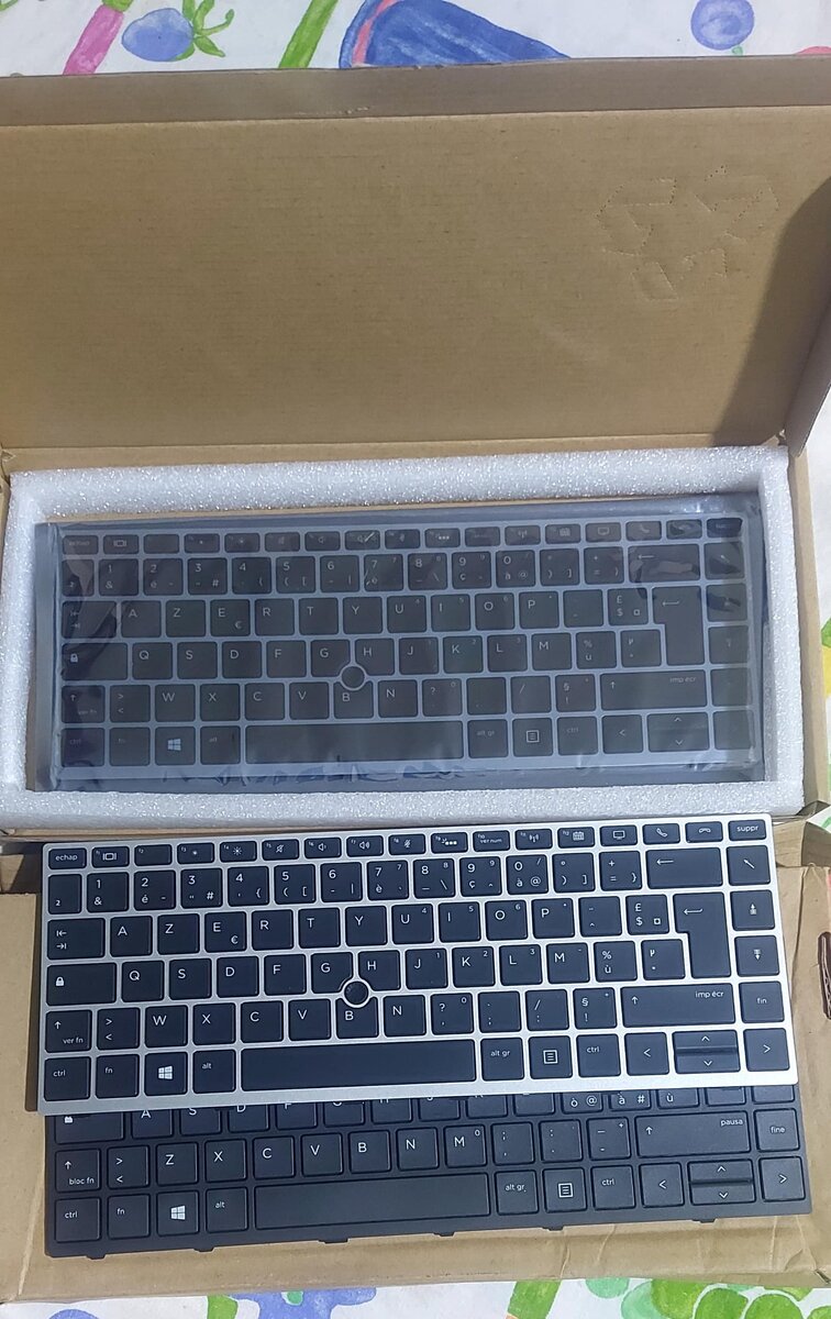 CLAVIER D'ORDINATEUR PORTABLE HP Neuf .