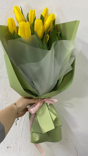 Тюльпаны с оформлением