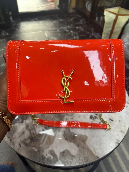 Sac à main brillant féminin