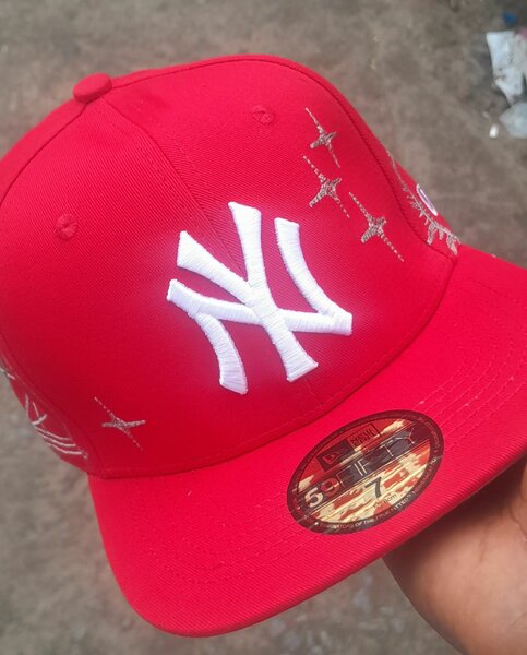 Casquette rouge brodée NY