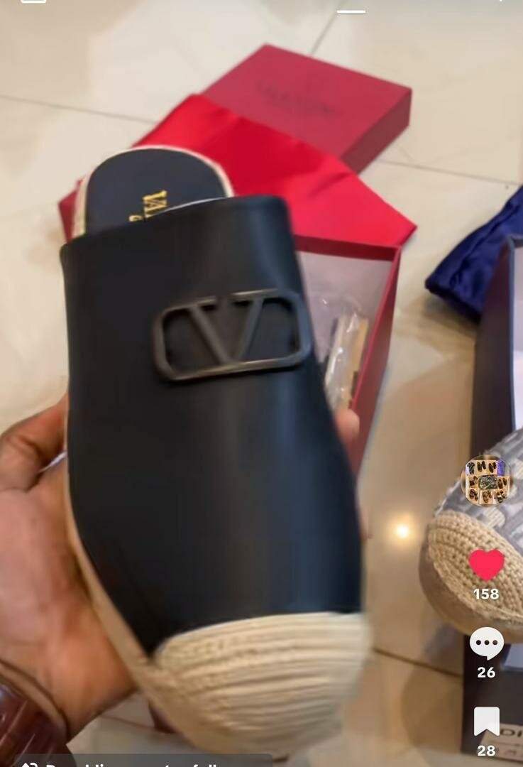 Mules VALENTINO noires en cuir