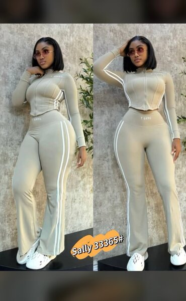 Ensemble de sport femme élégant