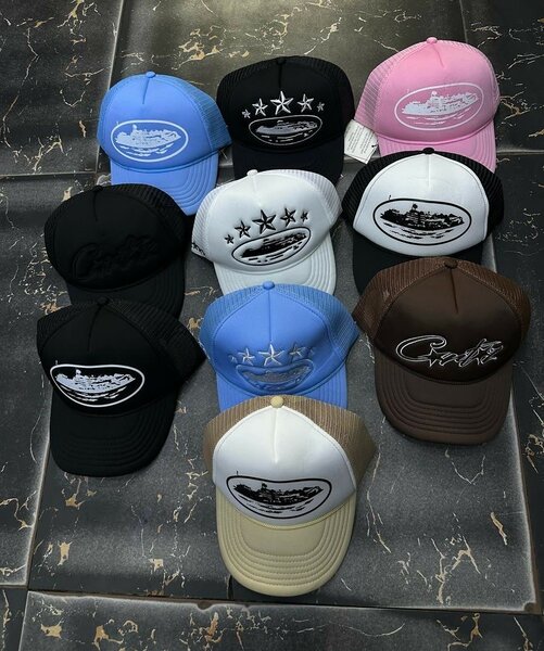 Casquettes à logo stylé