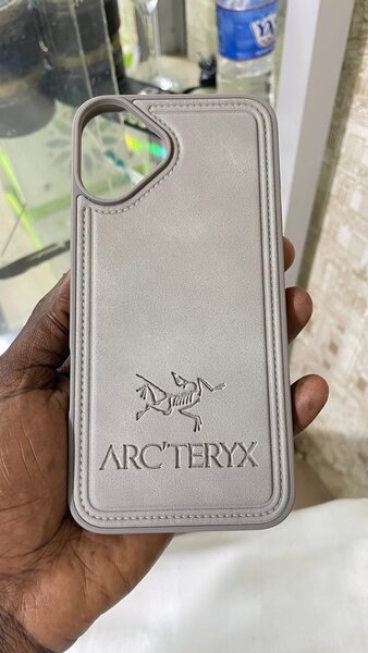 Coque iPhone 16 Plus Arc'teryx