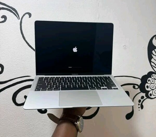 Apple MacBook Silver Reconditionné