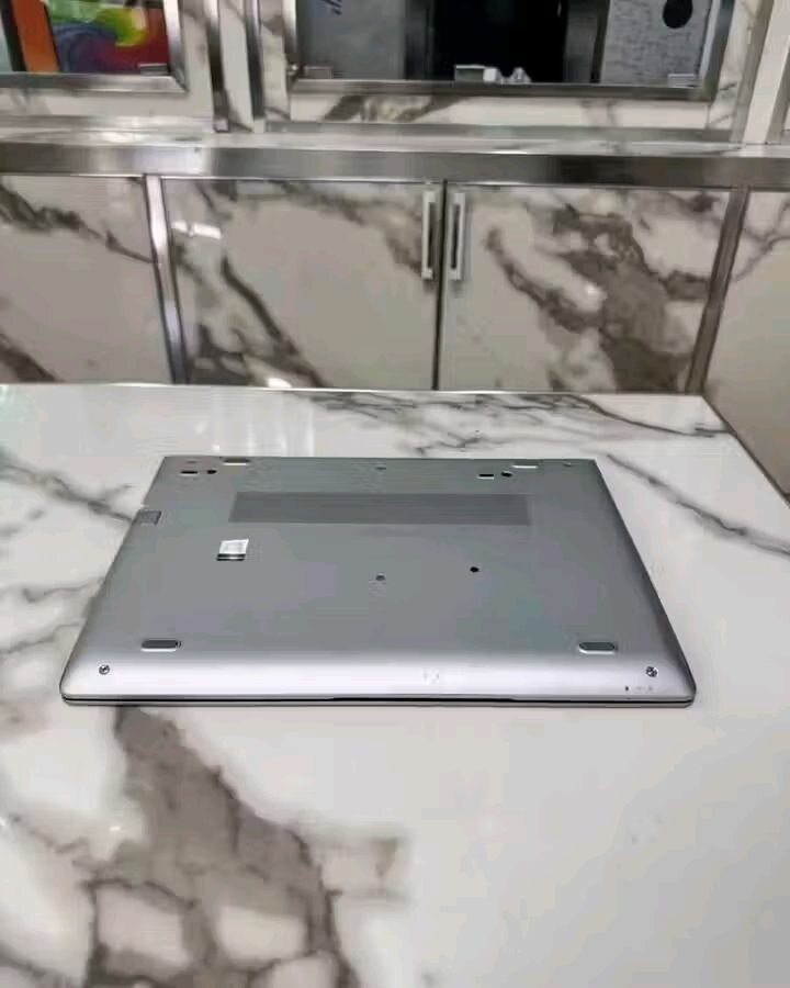 HP Ultrabook Slim Argent