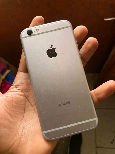 iPhone 6s 32Go Gris Sidéral