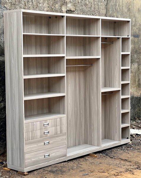 Armoire rangement moderne en bois clair