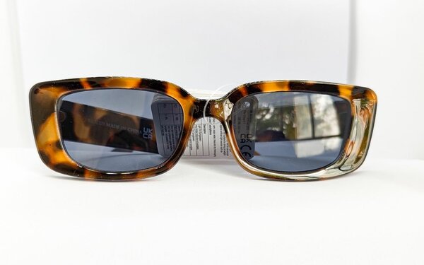 Floryn Holiday Sunglasses - Avon