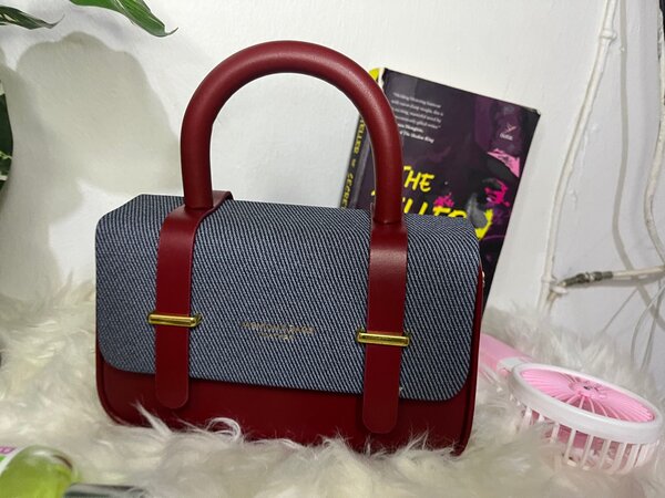 Ladies fashion hand bag