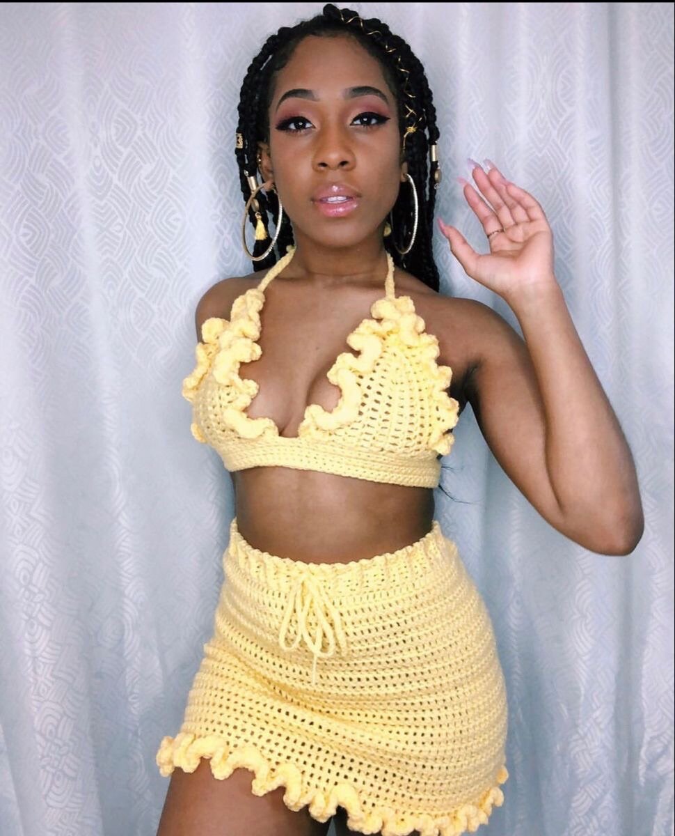 Tops et jupes crochet élégants