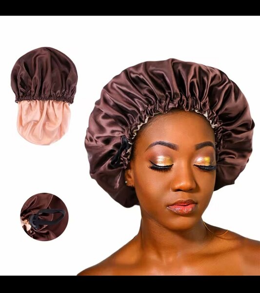 Bonnet en satin réversible