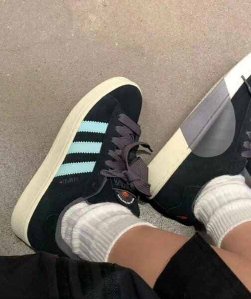 Baskets Adidas noires classiques