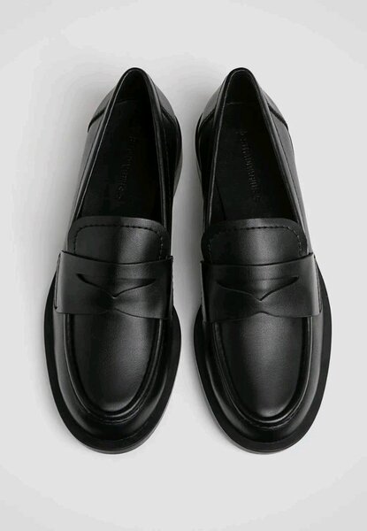 Chaussures loafers en cuir noir