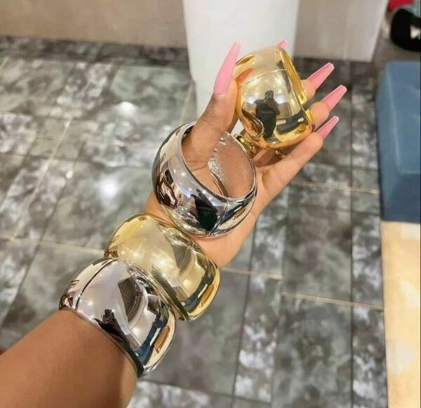 Bracelets élégants en acier