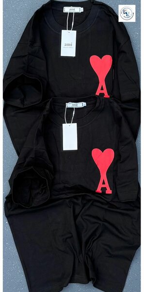 Ensemble survêtement noir avec logo coeur