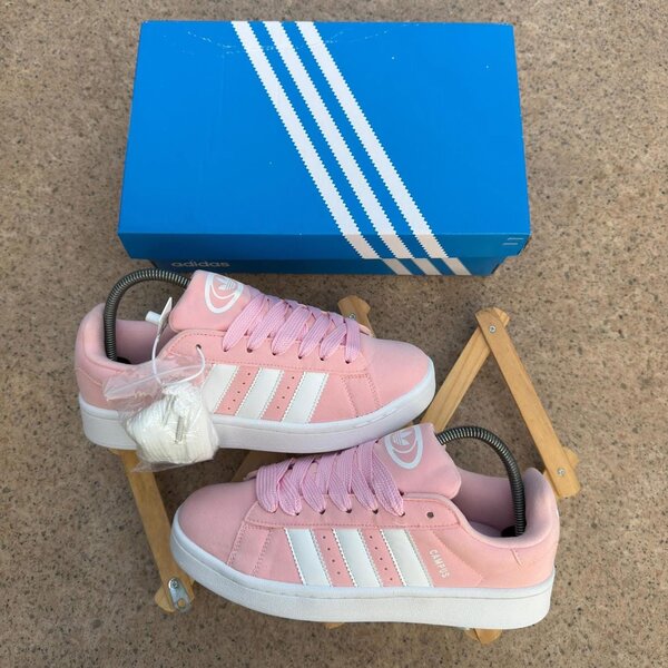 Chaussures Adidas roses