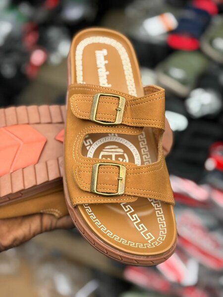 Sandales en cuir à boucles