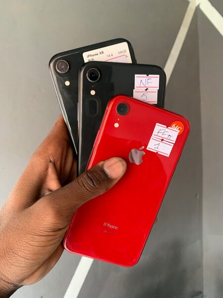 SWAPS AND TOP UPS ALLOWED  IPHONE XR  GOING AT k4599 STORAGE