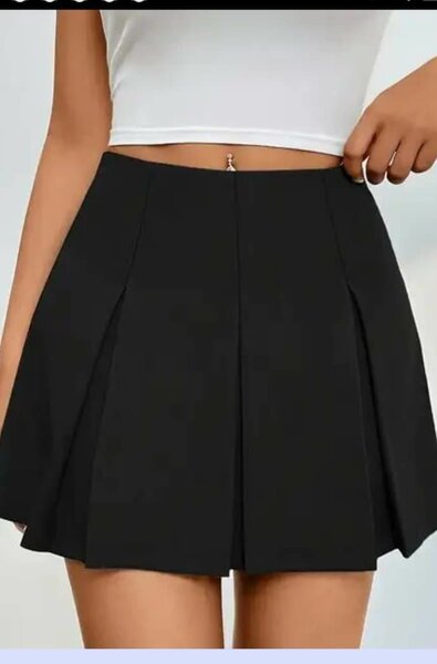 Jupe plissée noire élégante