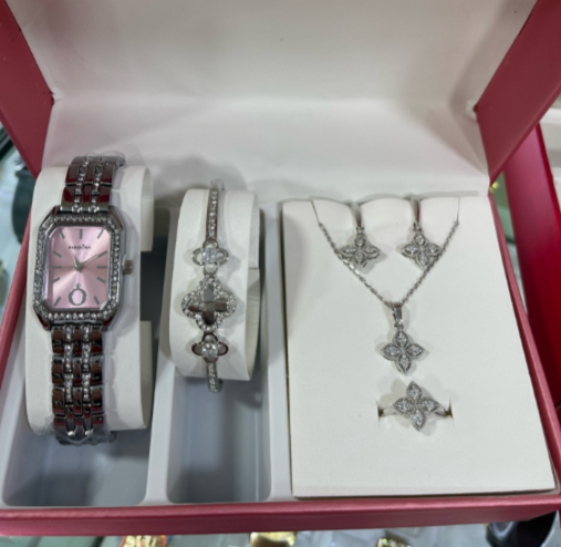 Зергер буюмдардын топтому