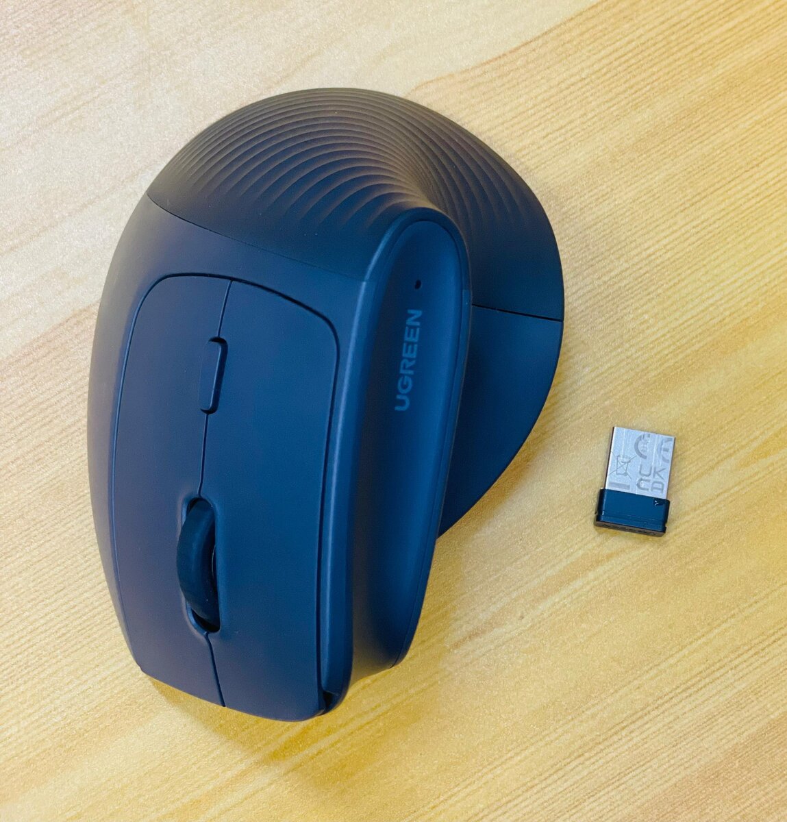 Souris verticale sans fil UGREEN