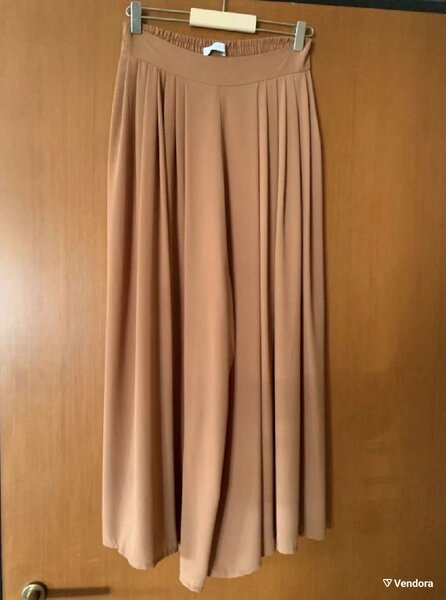 Jupe longue plissée beige