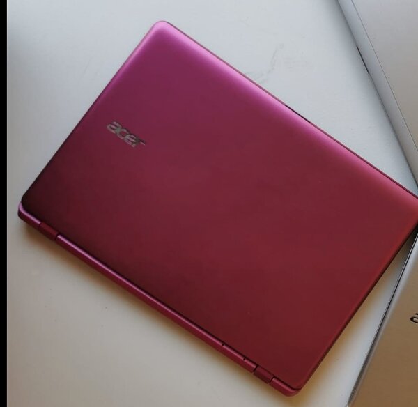 Exellent Condition Acer V3 pink
