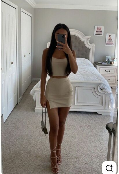 Ensemble top et jupe beige