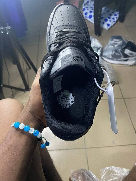 Baskets noires style classique